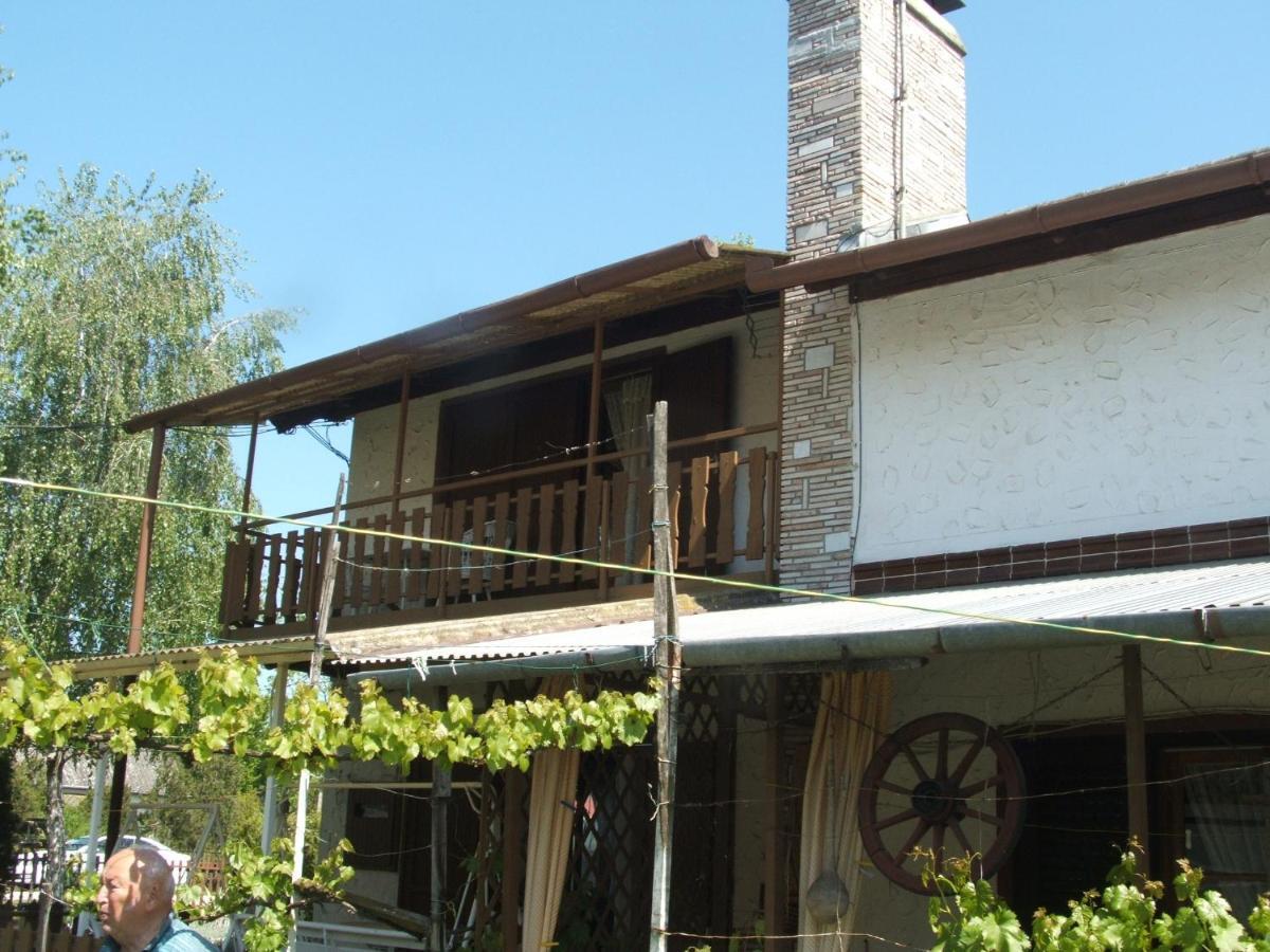 Agancs Vendeghaz Hotel Balatonszárszó Exterior foto