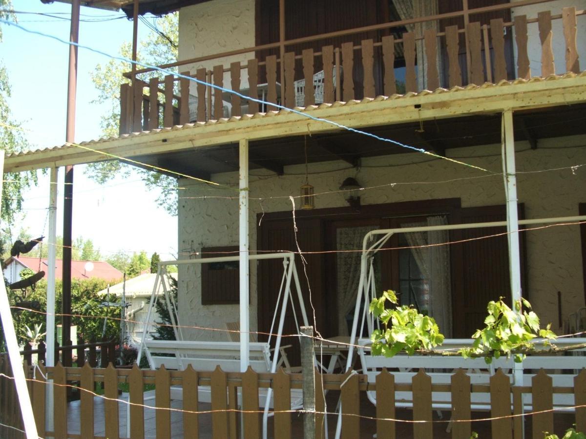 Agancs Vendeghaz Hotel Balatonszárszó Exterior foto